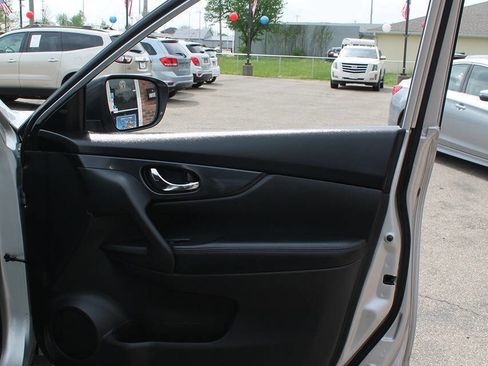 Used 2018 Nissan Rogue S image 20