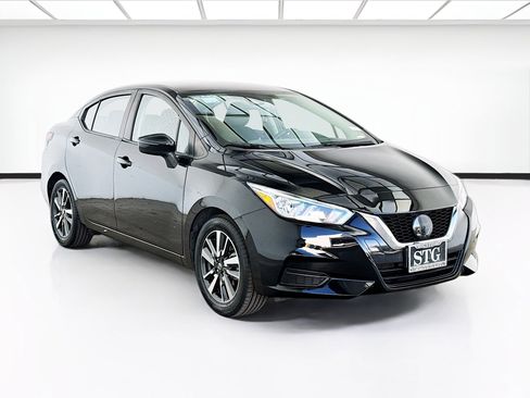 Used 2021 Nissan Versa SV FWD image 3