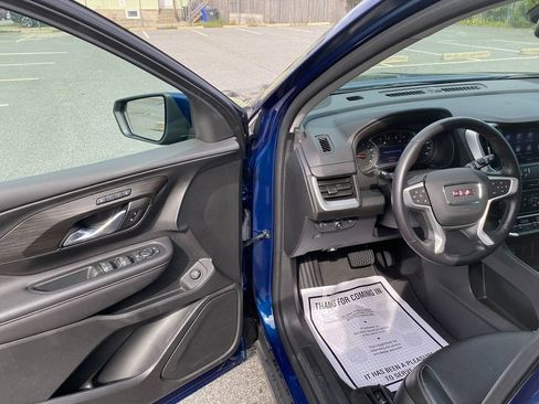 Used 2022 GMC Terrain SLT image 9