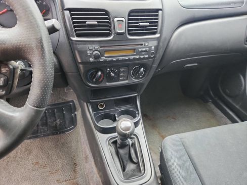 Used 2006 Nissan Sentra SE-R Spec V FWD image 11