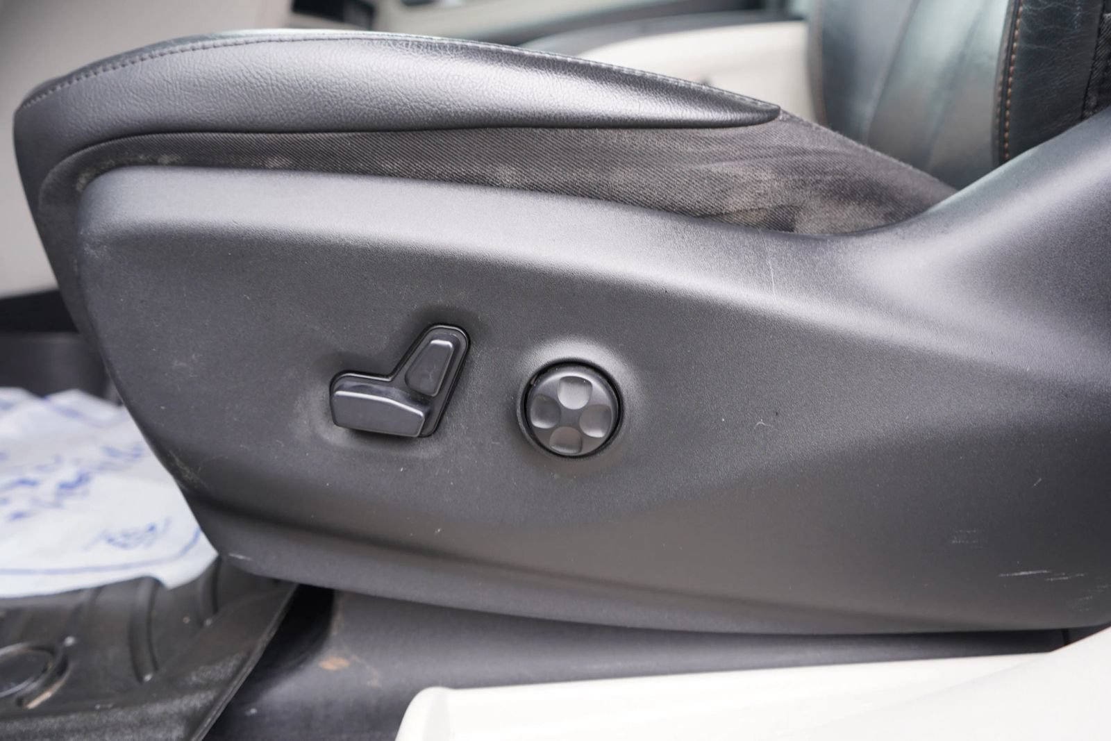 Used 2020 Chrysler Pacifica Touring-L FWD image 14