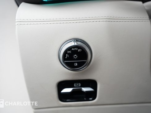 Used 2022 Mercedes-Benz SL 63 AMG 4MATIC w/ Driver Assistance Package image 25