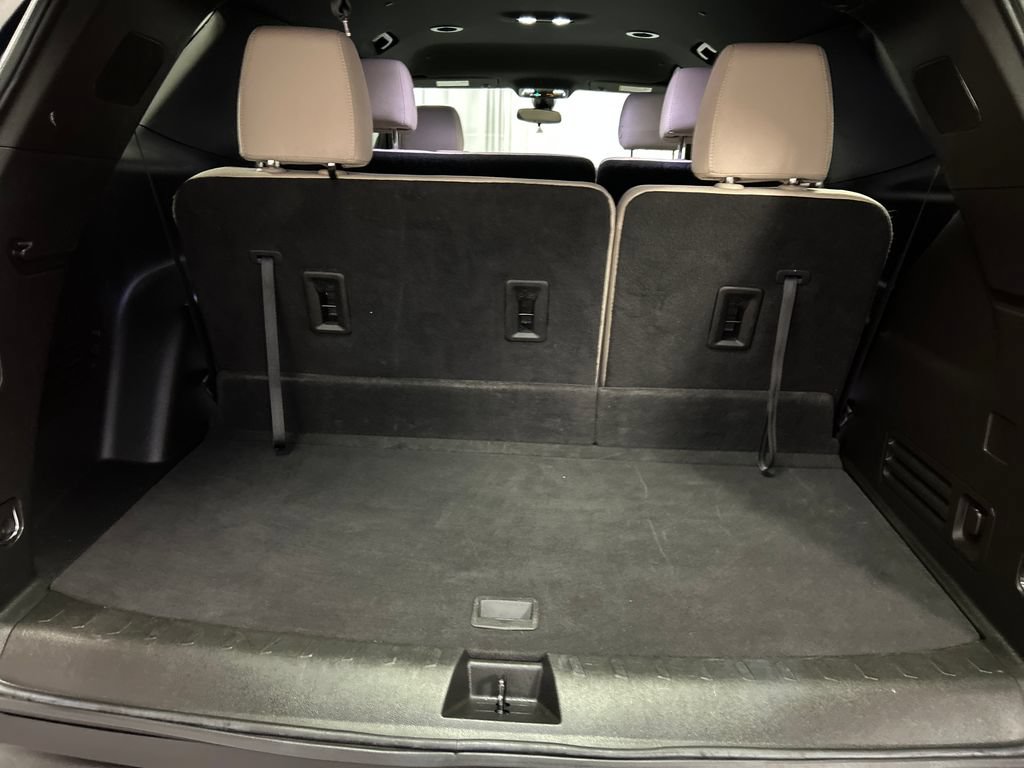 Used 2023 Chevrolet Traverse LS FWD image 24