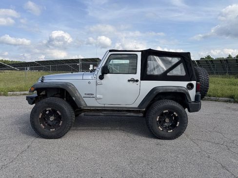 Used 2012 Jeep Wrangler Sport AWD/4WD image 2