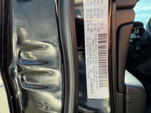 Used 2018 Jeep Grand Cherokee Altitude image 25