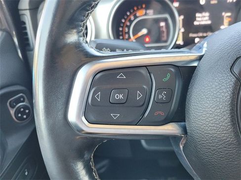 Used 2020 Jeep Wrangler Unlimited Sahara image 29