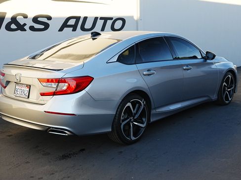 Used 2022 Honda Accord Sport image 4