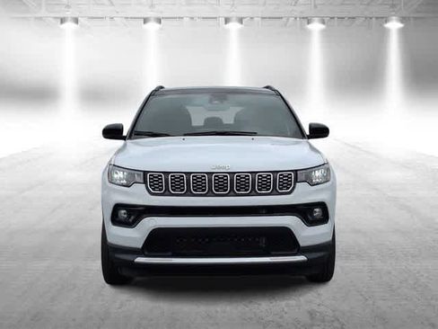 Used 2024 Jeep Compass Limited AWD/4WD image 3