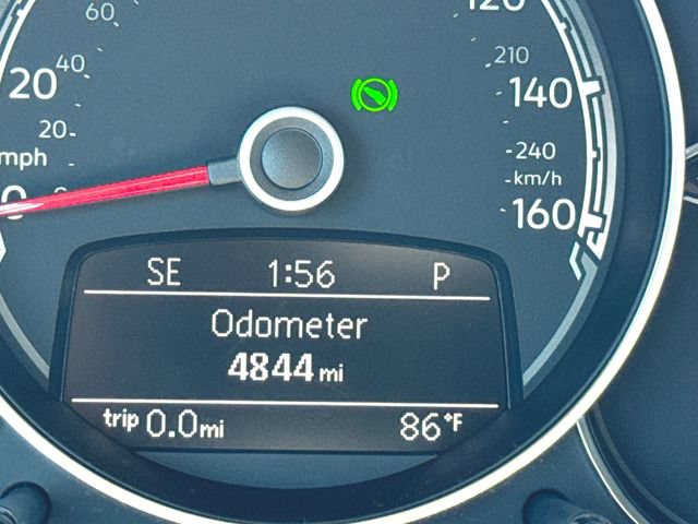 Used 2019 Volkswagen Beetle 2.0T SE FWD image 12