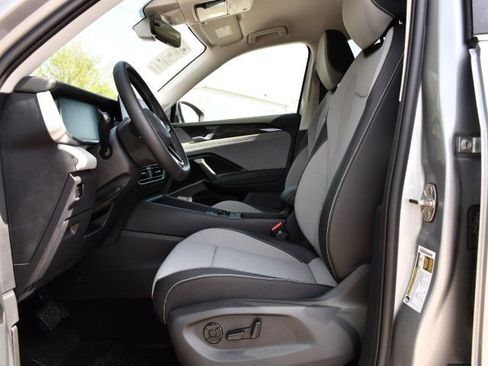 New 2026 Volkswagen Tiguan SE FWD image 12