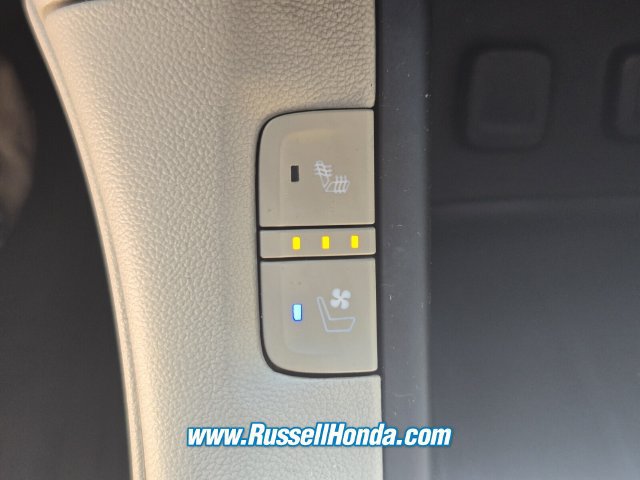 Used 2019 GMC Acadia Denali w/ Technology Package FWD image 19