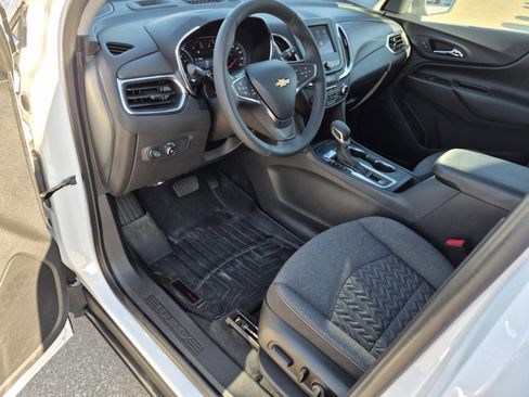 Used 2024 Chevrolet Equinox LT FWD image 12