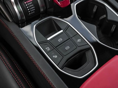 Used 2022 Lamborghini Urus image 28