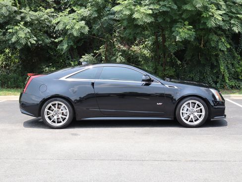 Used 2011 Cadillac CTS V RWD image 11