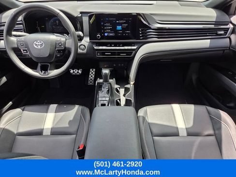Used 2025 Toyota Camry SE FWD image 13