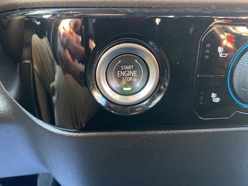 Used 2024 Chevrolet Silverado 1500 LT image 24