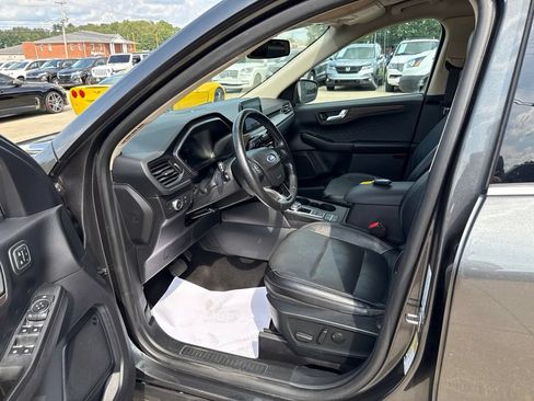 Used 2020 Ford Escape Titanium AWD/4WD image 25