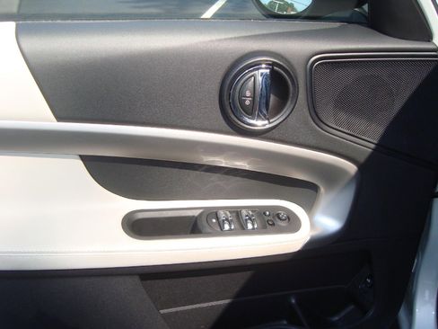 Used 2022 MINI Cooper Countryman S w/ Premium Package image 8