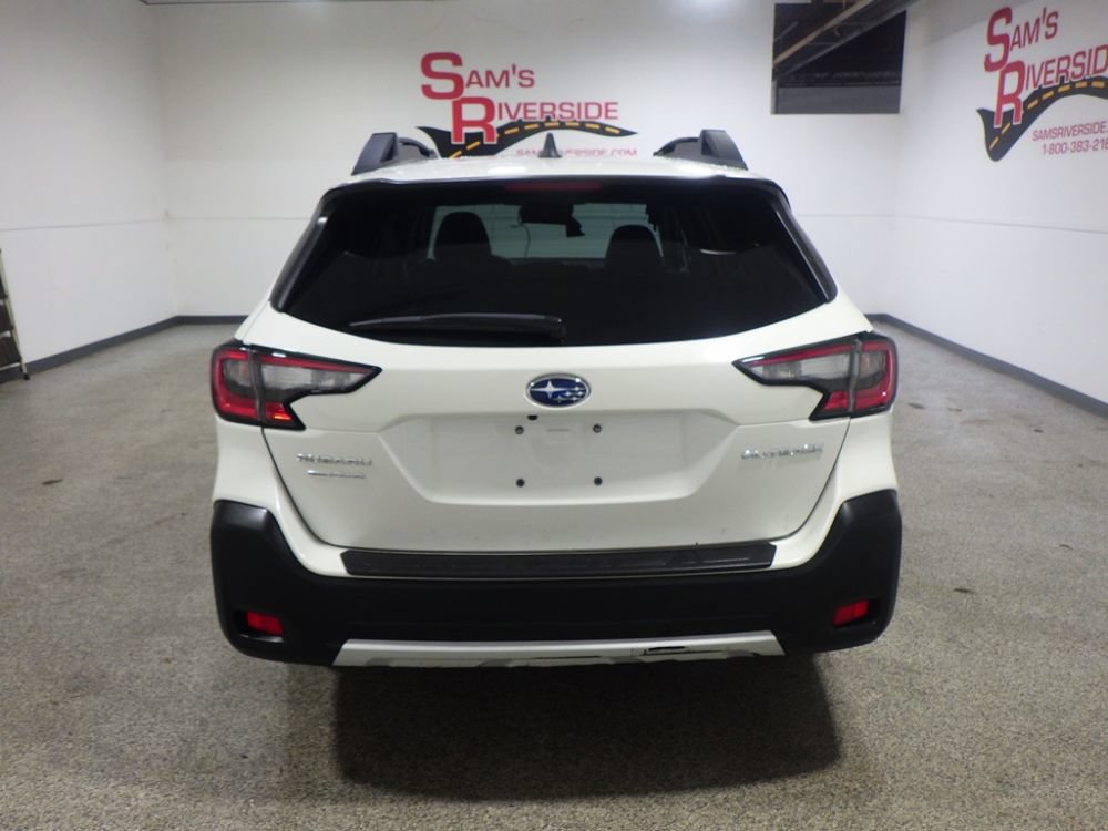 Used 2025 Subaru Outback Limited AWD/4WD image 3