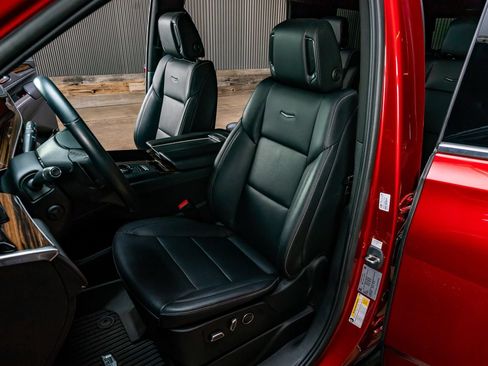 Used 2023 Cadillac Escalade Luxury RWD image 18