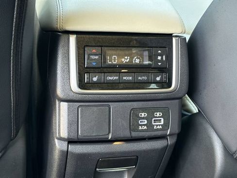 Certified 2025 Subaru Ascent Limited AWD/4WD image 11
