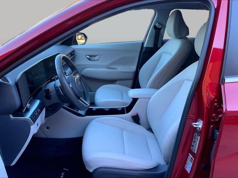 Used 2025 Hyundai Kona Limited FWD image 8