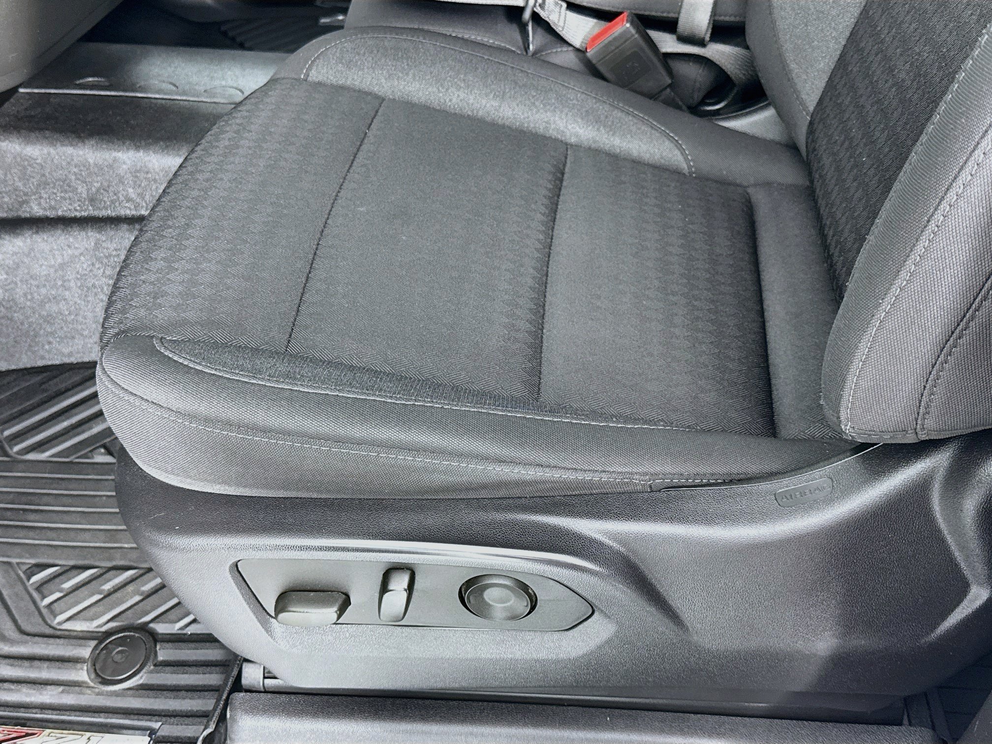 Certified 2022 Chevrolet Silverado 1500 RST AWD/4WD image 19