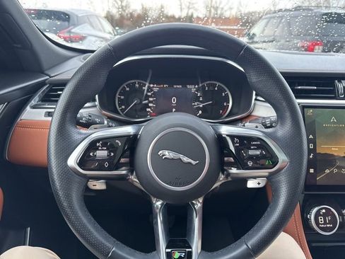 Used 2023 Jaguar F-PACE R-Dynamic S image 9