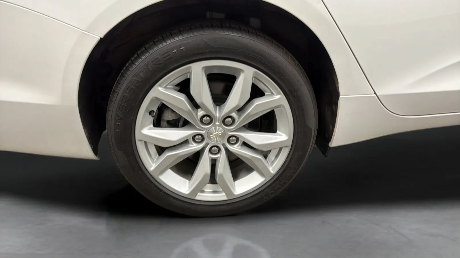 Used 2019 Chevrolet Impala LT FWD image 27