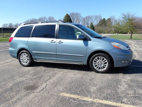 Used 2008 Toyota Sienna XLE Limited image 1