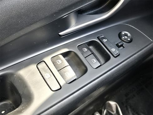 Certified 2023 Hyundai Elantra Limited image 28