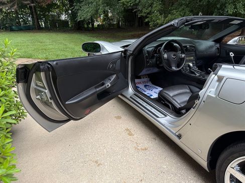 Used 2008 Chevrolet Corvette Convertible w/ Preferred Equipment Group RWD image 41