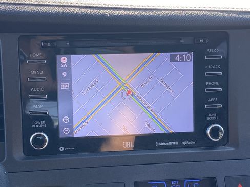 Used 2020 Toyota Sienna SE Premium FWD image 23