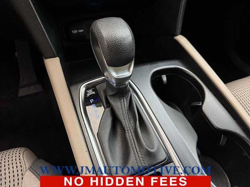 Used 2019 Hyundai Santa Fe SE AWD/4WD image 29