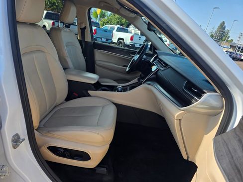 Used 2021 Jeep Grand Cherokee L Limited AWD/4WD image 25