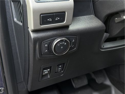 Used 2018 Ford F150 Lariat w/ Equipment Group 501A Mid AWD/4WD image 19