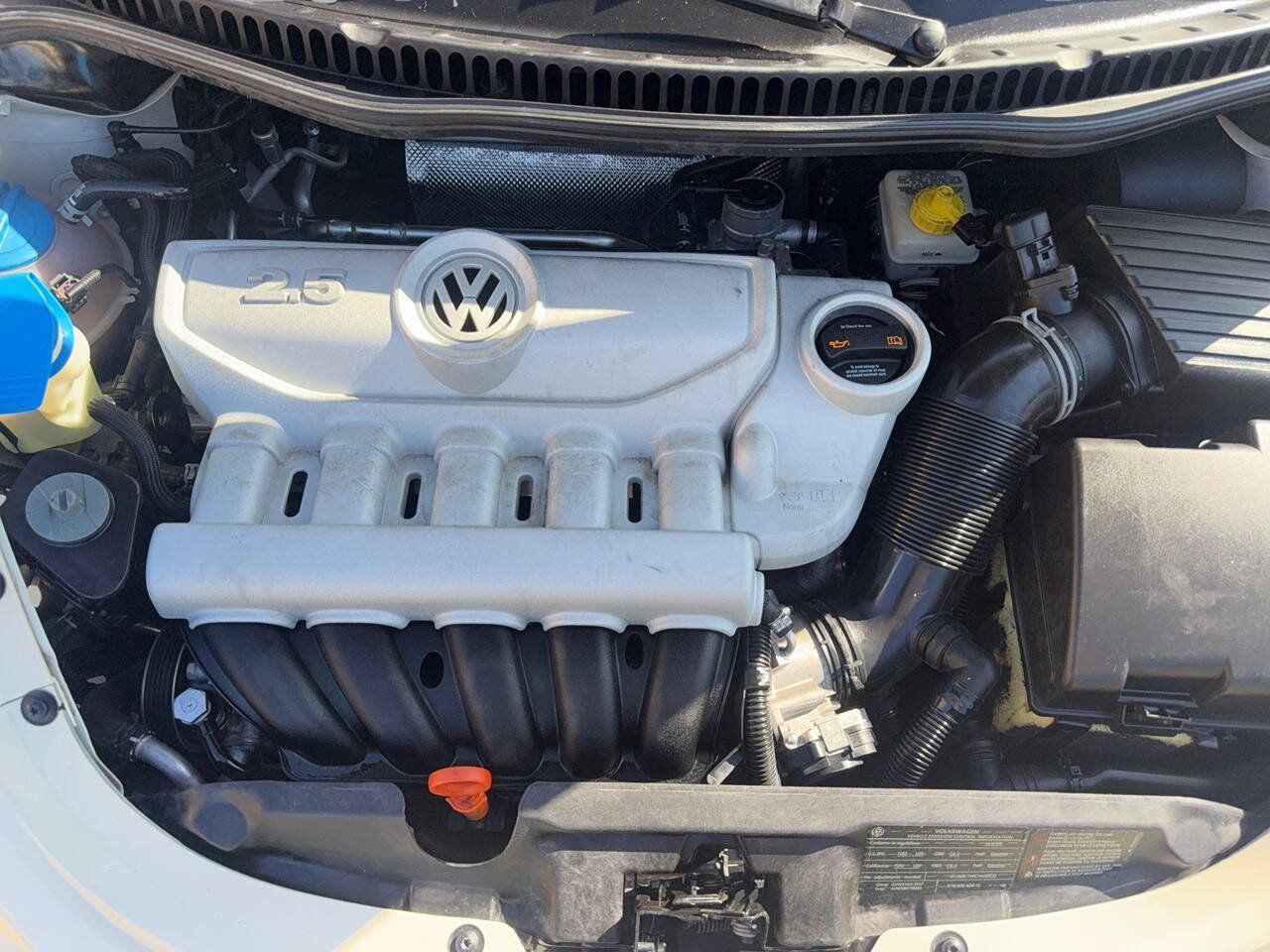Used 2010 Volkswagen Beetle Convertible FWD image 29