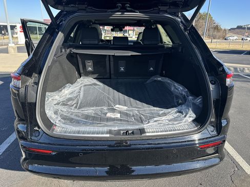 New 2025 Toyota Crown Signia image 33