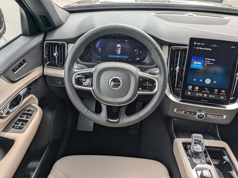 Certified 2025 Volvo XC90 B5 Core w/ Protection Package Premier image 21