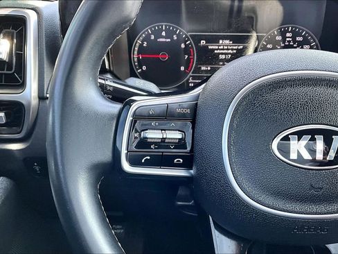 Used 2021 Kia Sorento S image 14