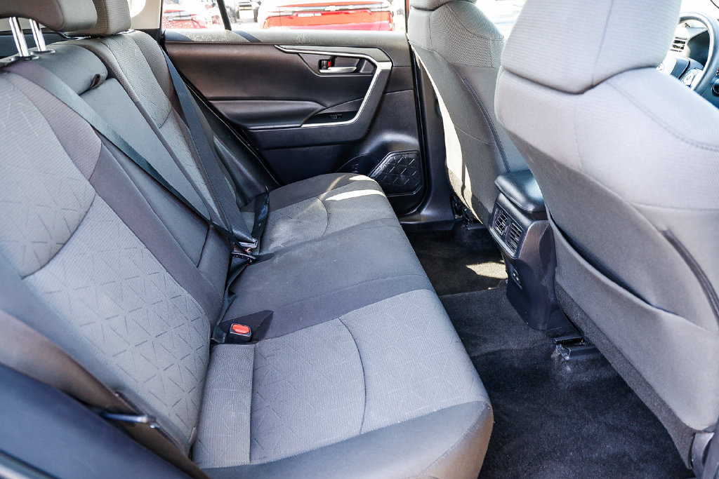 Used 2022 Toyota RAV4 XLE AWD/4WD image 33