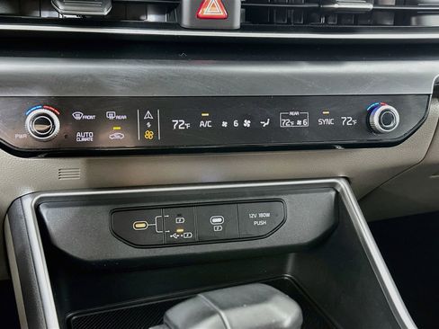 Certified 2026 Kia Carnival FWD image 16