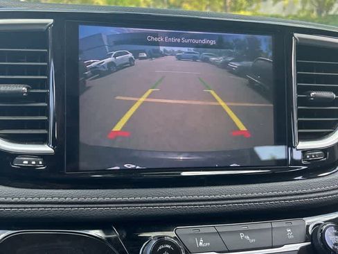 Used 2023 Chrysler Pacifica Limited FWD image 12