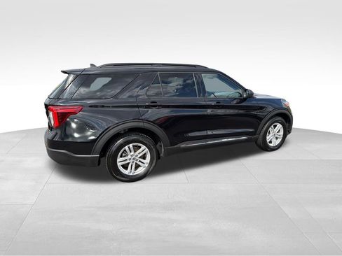 Used 2024 Ford Explorer XLT w/ Equipment Group 202A AWD/4WD image 12