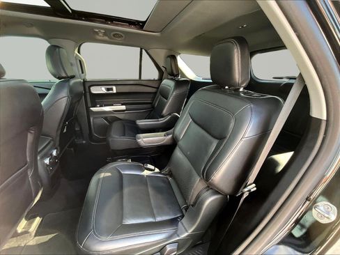 Used 2021 Ford Explorer Limited w/ Equipment Group 301A AWD/4WD image 22