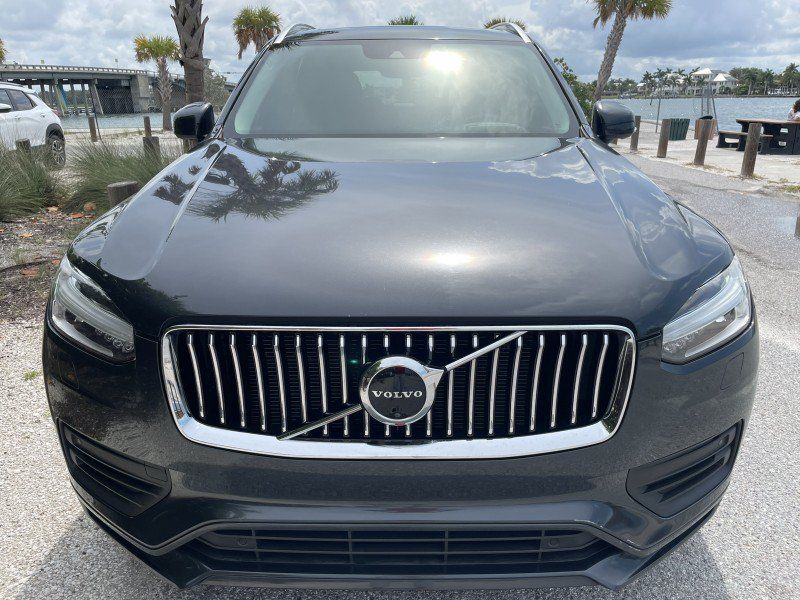 Used 2021 Volvo XC90 T6 Momentum w/ Protection Package Premier AWD/4WD image 4