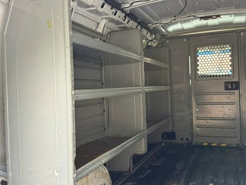 Used 2016 Chevrolet Express 2500 RWD image 12