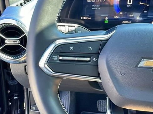 New 2026 Chevrolet Equinox EV LT image 23