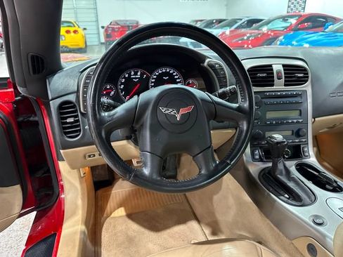 Used 2005 Chevrolet Corvette Coupe w/ Preferred Equipment Group RWD image 8
