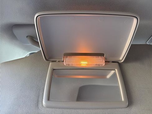 Used 2012 Lincoln MKX AWD image 36